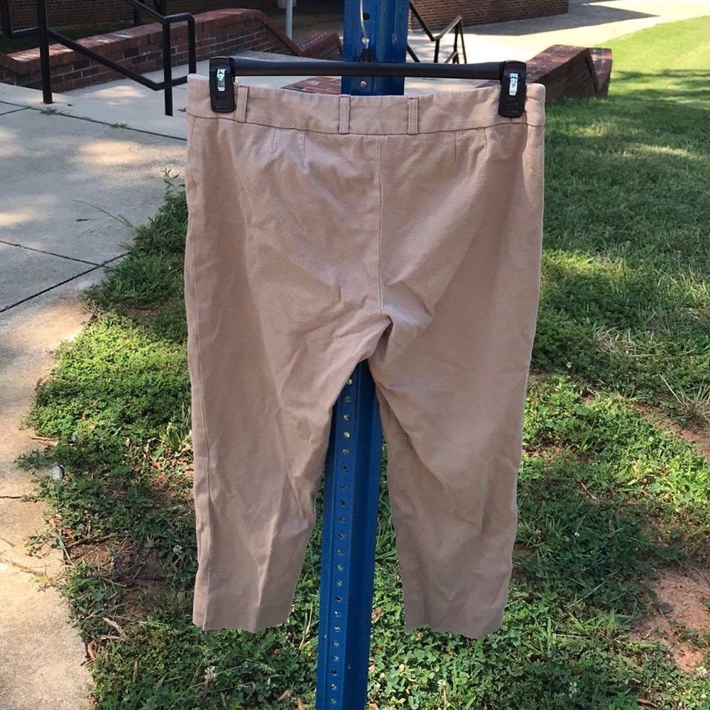 Jones New York Signature Stretch Khaki Tan Capri Pants 10 Cropped